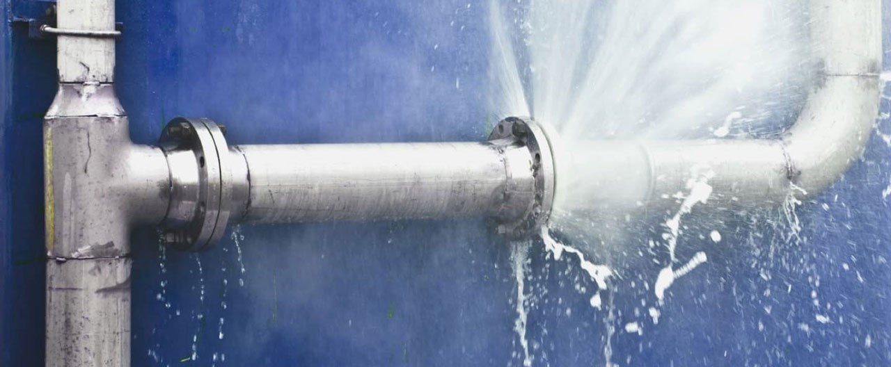 5 Ways To Prevent Frozen And Bursting Pipes Acrisure Private Risk Advisors